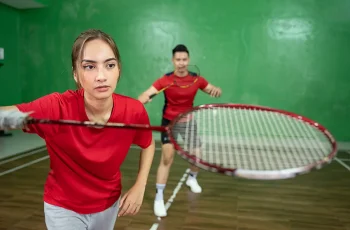 How To Choose A Badminton Racket – Buyers Guide 2023